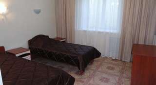 Гостиница Лунный Свет Ангарск Стандартный двухместный номер с 2 отдельными кроватями-1